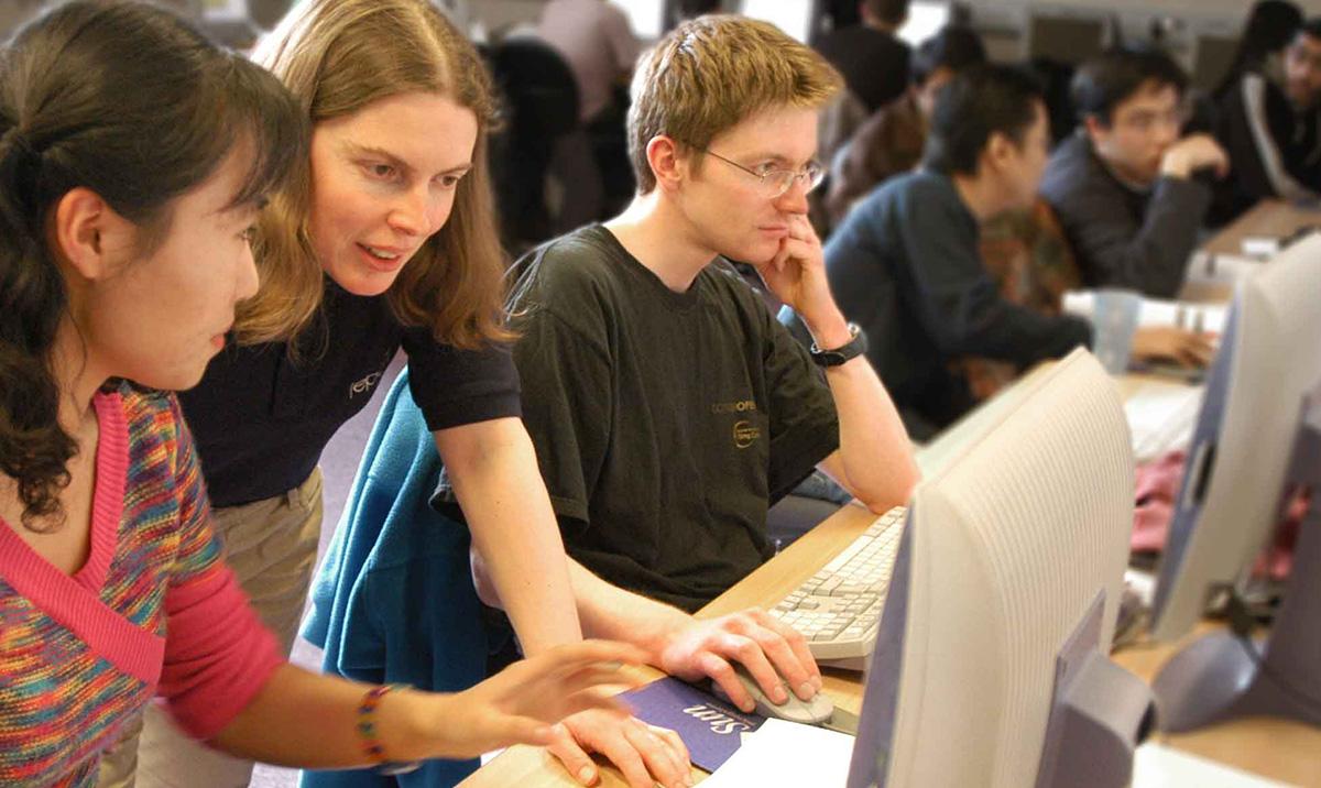 EPCC training course with tutor and student